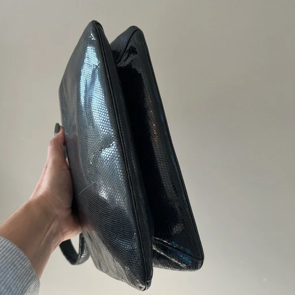 Elegant Vintage Black Eelskin Kisslock Leather Handbag - Picture 3 of 11